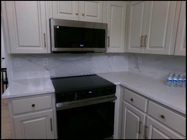 Building Photo - 606 E 21st St