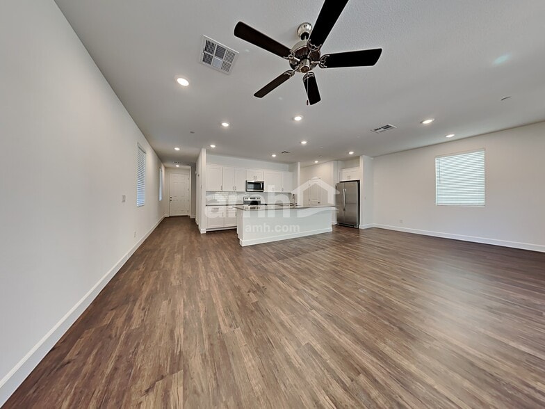 Building Photo - 13827 E 101st Ave