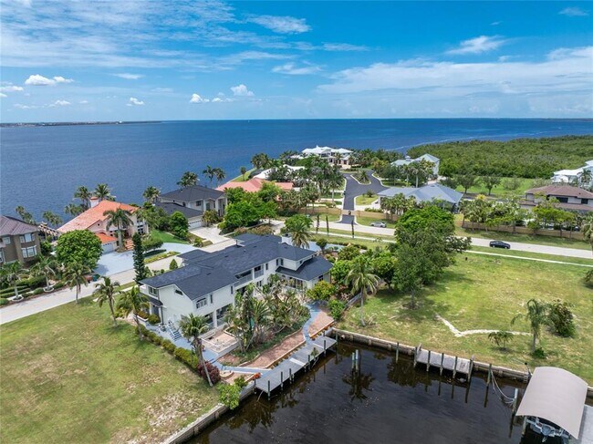 Building Photo - 202 George Rd SE