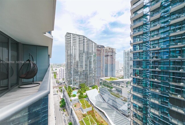 Building Photo - 801 S Miami Ave