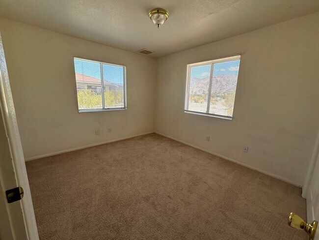 Building Photo - **Move in special $150 off of first months rent** 2 bedroom/2Bathroom home