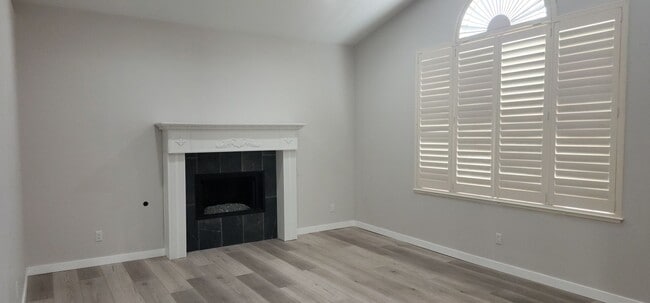 Building Photo - Spacious 4-bedroom Home Available in Desert Shores!