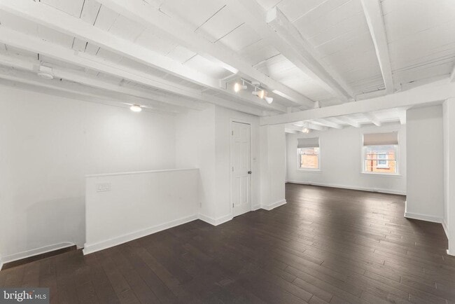 Building Photo - 1529 N Lawrence St