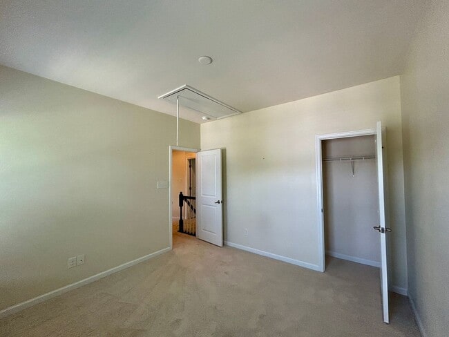 Building Photo - Captivating Craftsman style residence, nestled in the serene Wynwood Section of Fox Creek Subdivi...