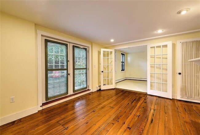 Building Photo - 135 Williams St