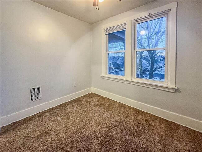 Building Photo - 1244 Hillsdale Ave