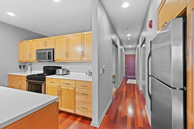 Building Photo - 101 Cherry St