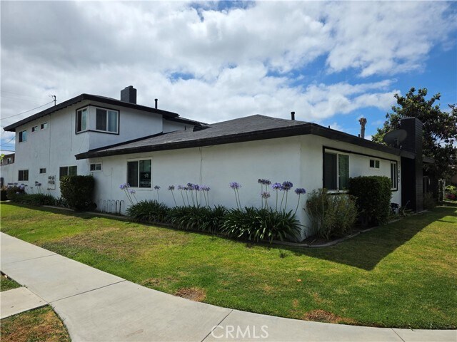 Building Photo - 17042 Emerald Ln