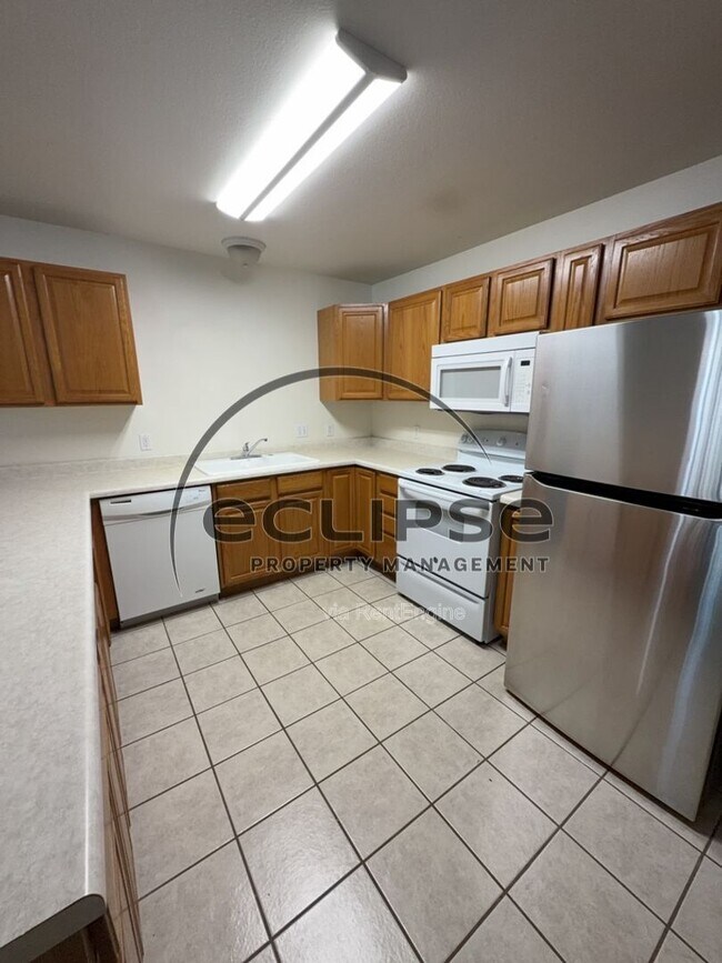 Building Photo - 493 Coronado Way