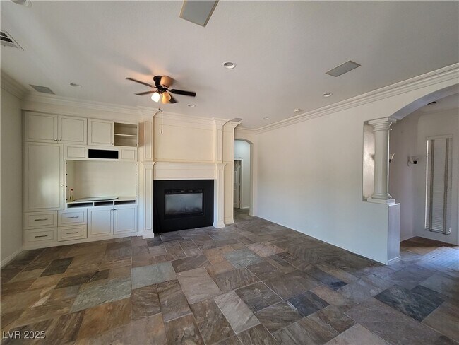 Building Photo - 9338 Wilderness Glen Ave