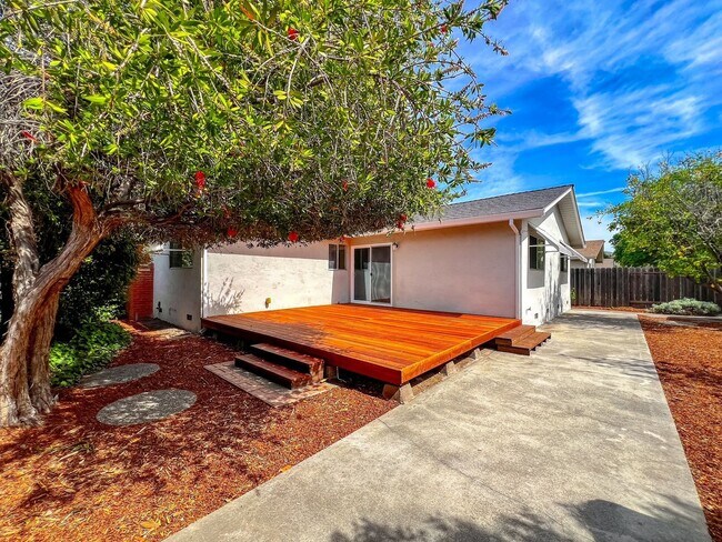 Building Photo - Updated Three Bedroom Napa Home