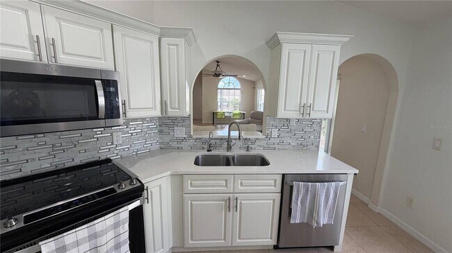 Building Photo - 632 Dharma Cir