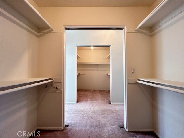 Building Photo - 8132 E Hillsdale Dr