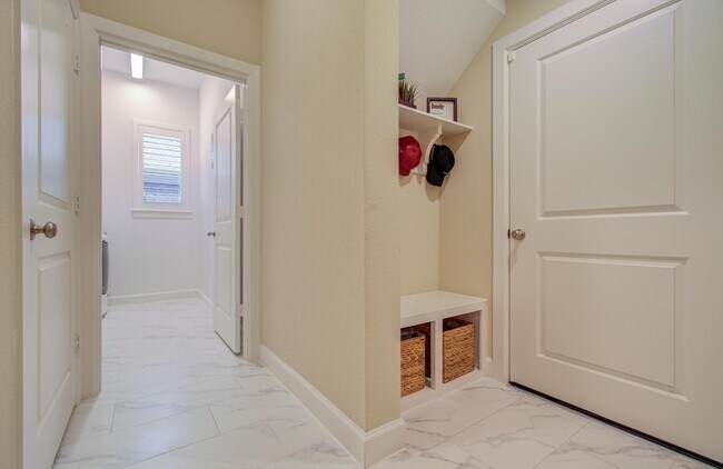 Building Photo - 11810 Dockside Shores Dr