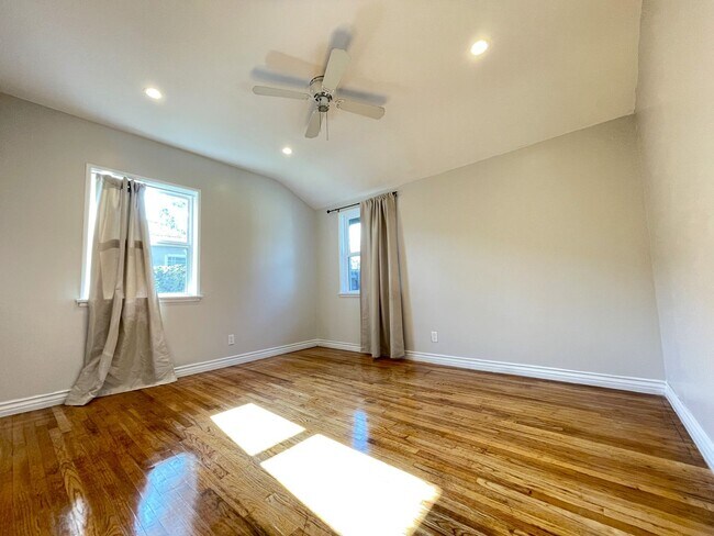 Building Photo - 8109 Brimfield Ave