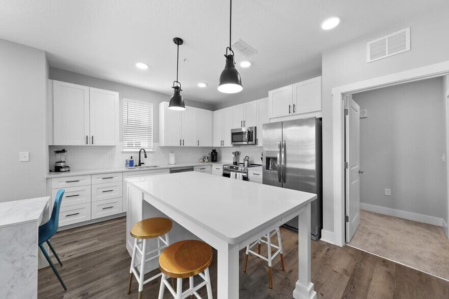 Building Photo - 11830 Buckfield Cir