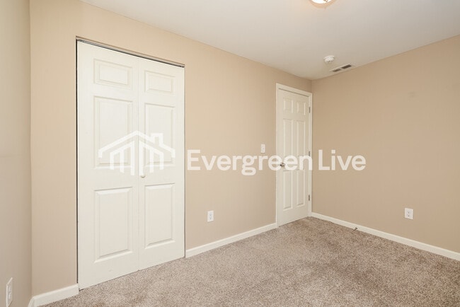 Building Photo - 7715 Brandt Pike