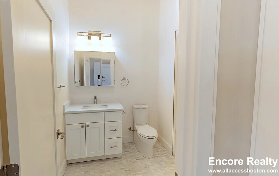 Building Photo - 32 Cummins Hwy