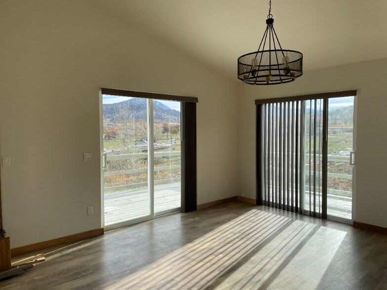 Building Photo - 39083 Hwy 92