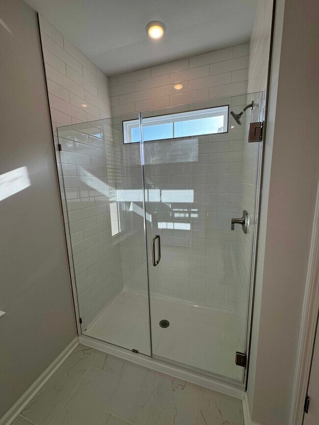 Building Photo - 20 Ladyslipper Ln