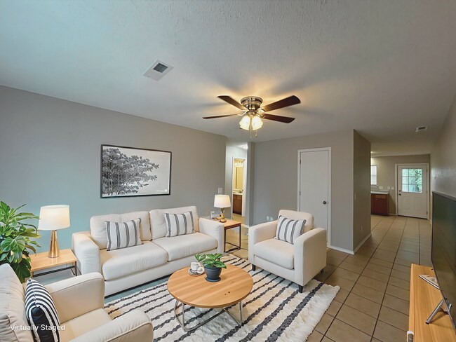 Building Photo - Minutes from Downtown Rogers – 2 Bed Apart...