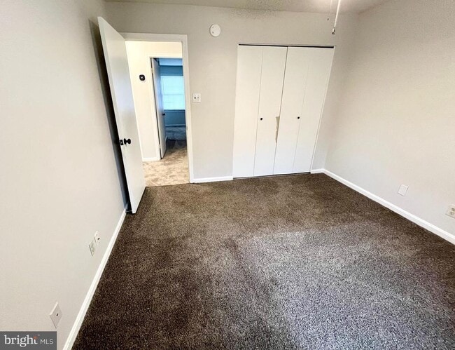 Building Photo - 11 Fenceline Dr