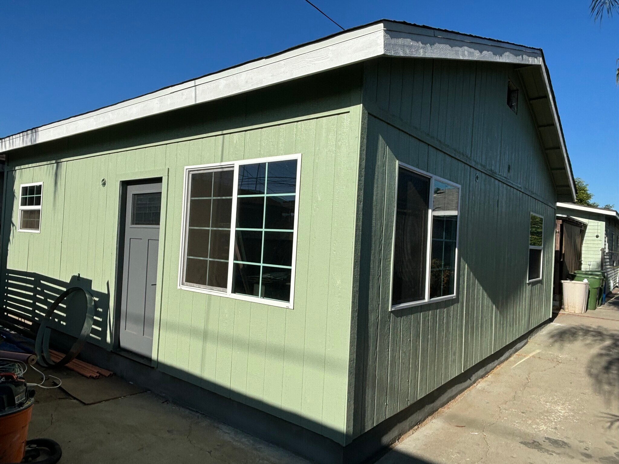 Building Photo - 2656 Roseview Ave