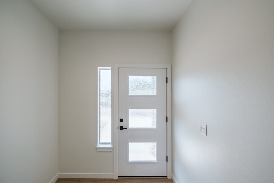 Building Photo - 400 Wagon Wheel Dr