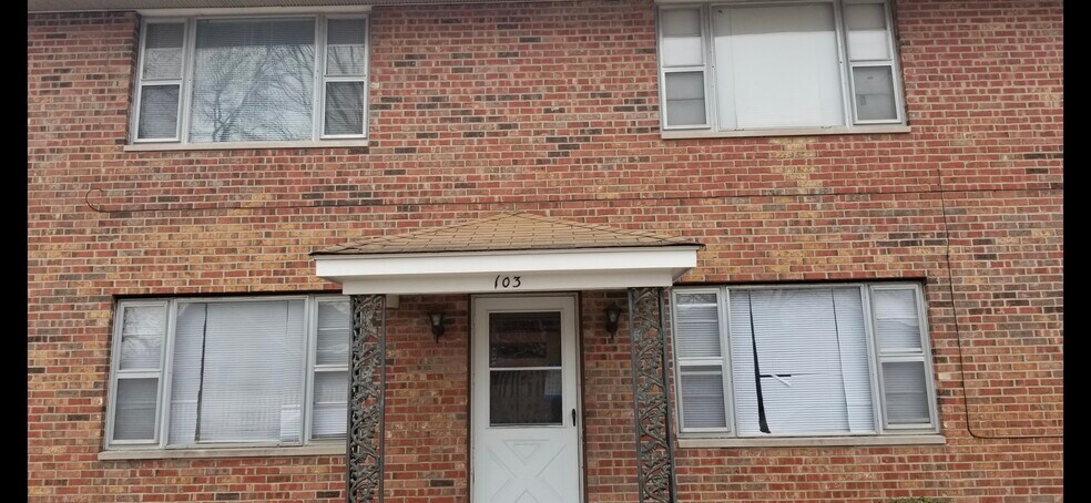 Primary Photo - 103 Summit Ave