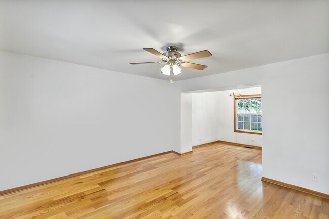 Building Photo - 3224 Bremerton Ln