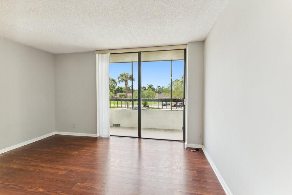 Building Photo - 6463 La Costa Dr