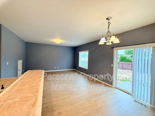 Building Photo - 5602 NE 64th Street