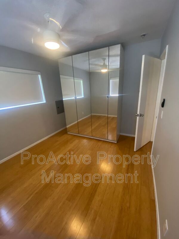 Building Photo - 218 S Ave 66