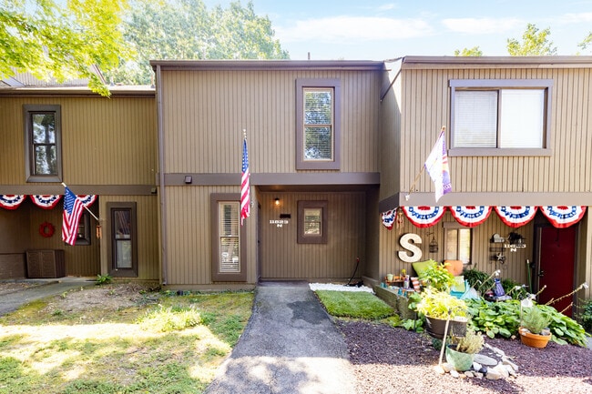 Building Photo - 11823 N Briar Patch Dr