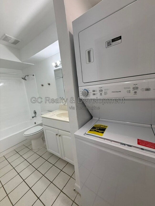 Building Photo - 2373 John Smith Dr