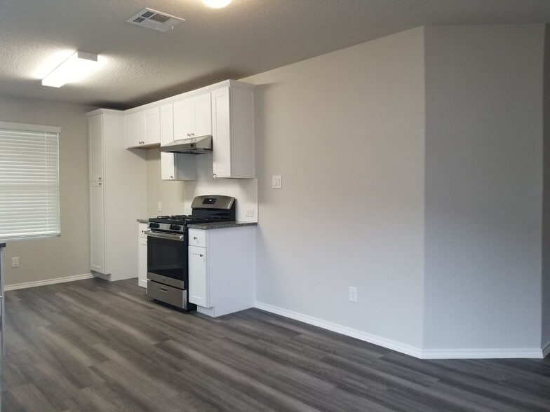 Building Photo - 11327 Babcock Xing