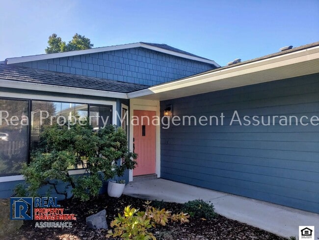 Building Photo - 1400 NE 14th Ave