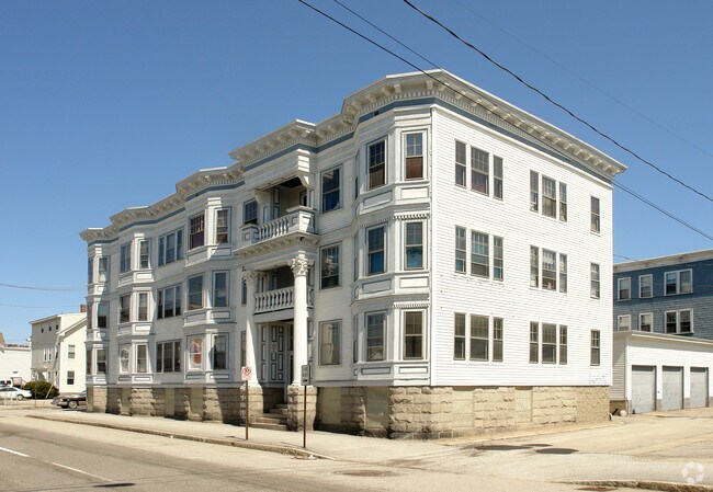 Primary Photo - 307 Merrimack St