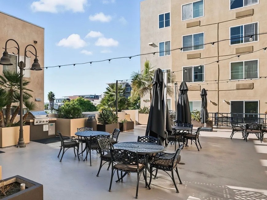 Free use of BBQ area - 1970 Columbia St