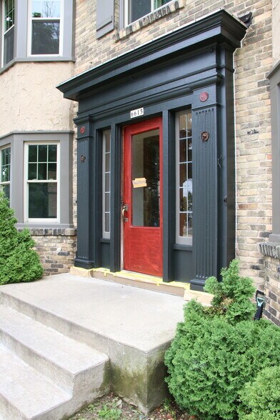 Primary Photo - 6615 W Bluemound Rd