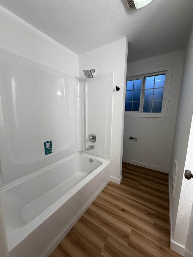 Building Photo - 8428 Maple Ave SE