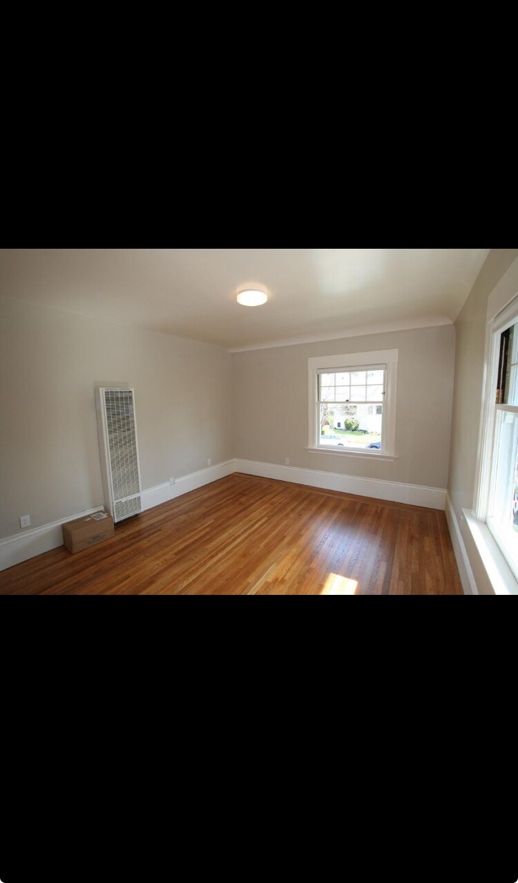 Building Photo - 353 Bellevue Ave