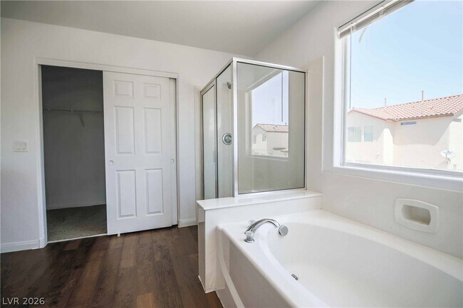 Building Photo - 4420 Pacific Crest Ave