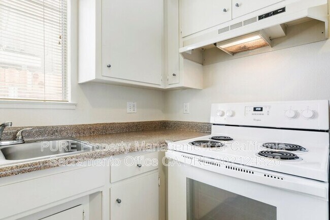 Building Photo - 1201 Rodeo Way