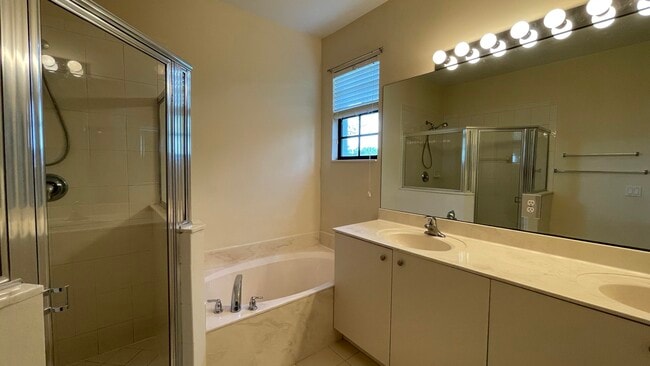 Building Photo - 1717 SW Umbria St