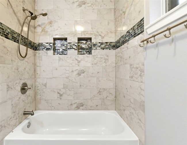 Building Photo - 6009 Leafwood Cir