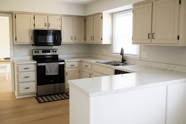 Building Photo - 3130 Bellshire Way