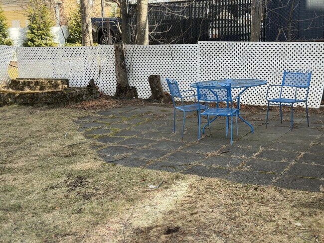 Building Photo - 17 Park Ave