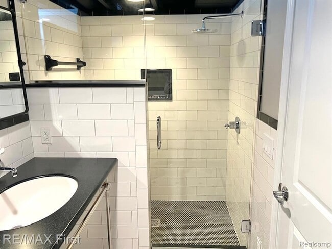 Building Photo - 4516 Robinwood Ave