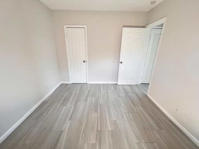 Building Photo - 3121 NE 7th Ave